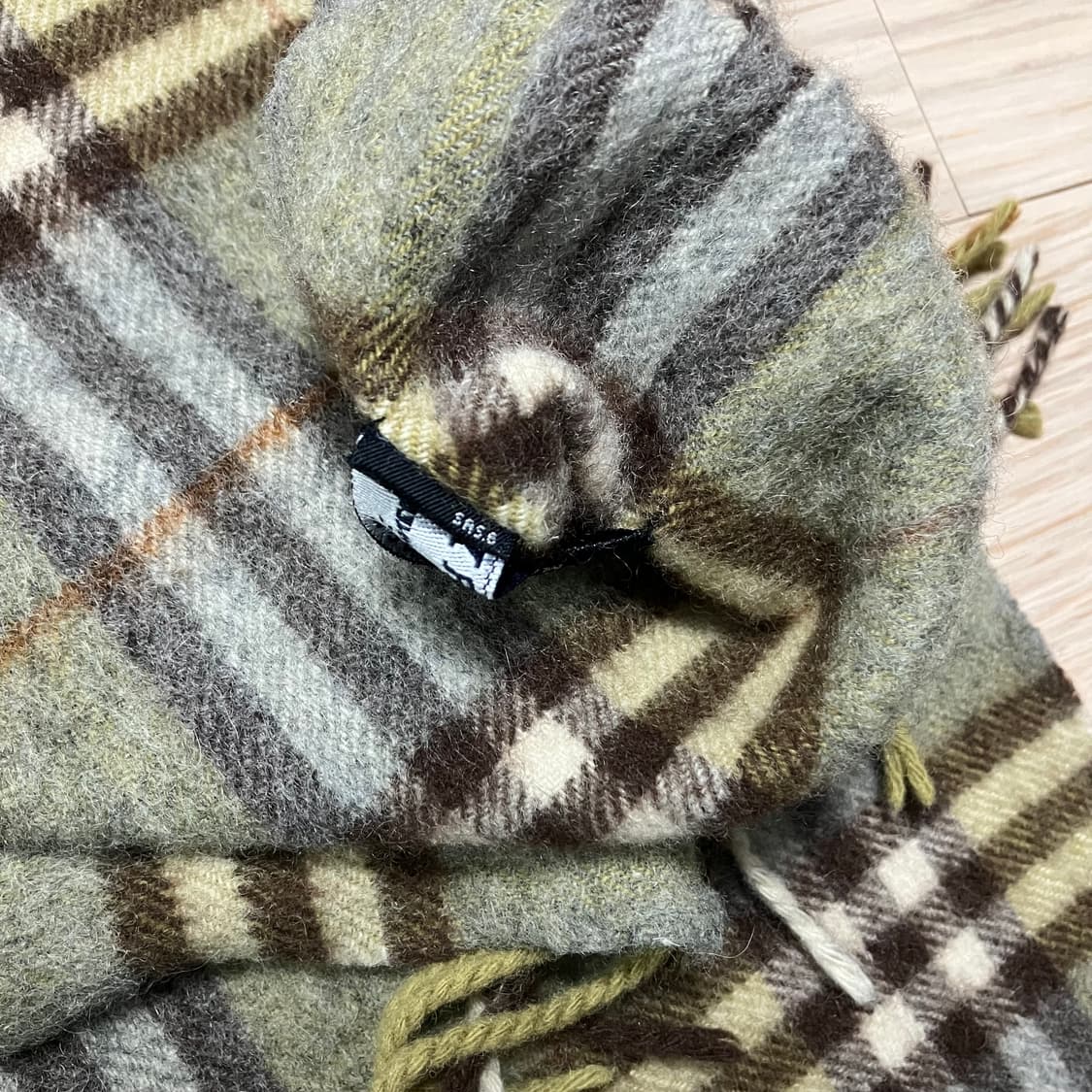 [정품] 버버리 카키 노바체크 울캐시미어 머플러 (burberry) 상품이미지6