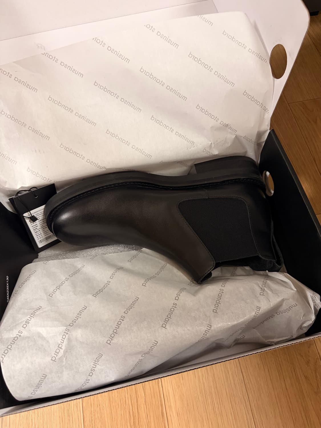 무신사 라운드 스퀘어 로우컷 첼시부츠 상품이미지1