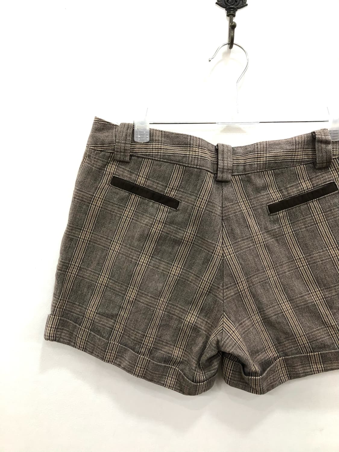 brown check pattern button shorts 상품이미지5