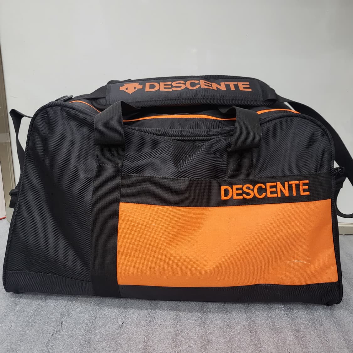 데상트 정품 더플백,보스턴백50x30x22cm 상품이미지2