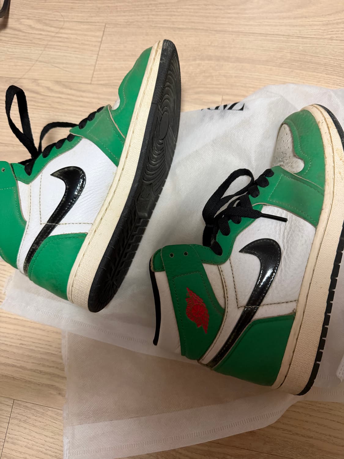 나이키 에어 조던 1 레트로 하이 OG 럭키 그린 W245 상품이미지2