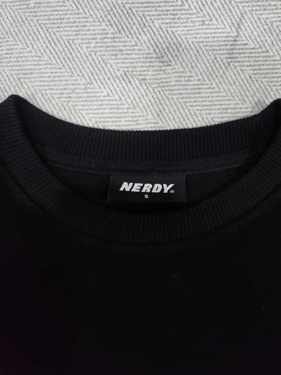 널디 겉감 부들부들 재질의 맨투맨 여성 S~M사이즈 오버핏 상품이미지5