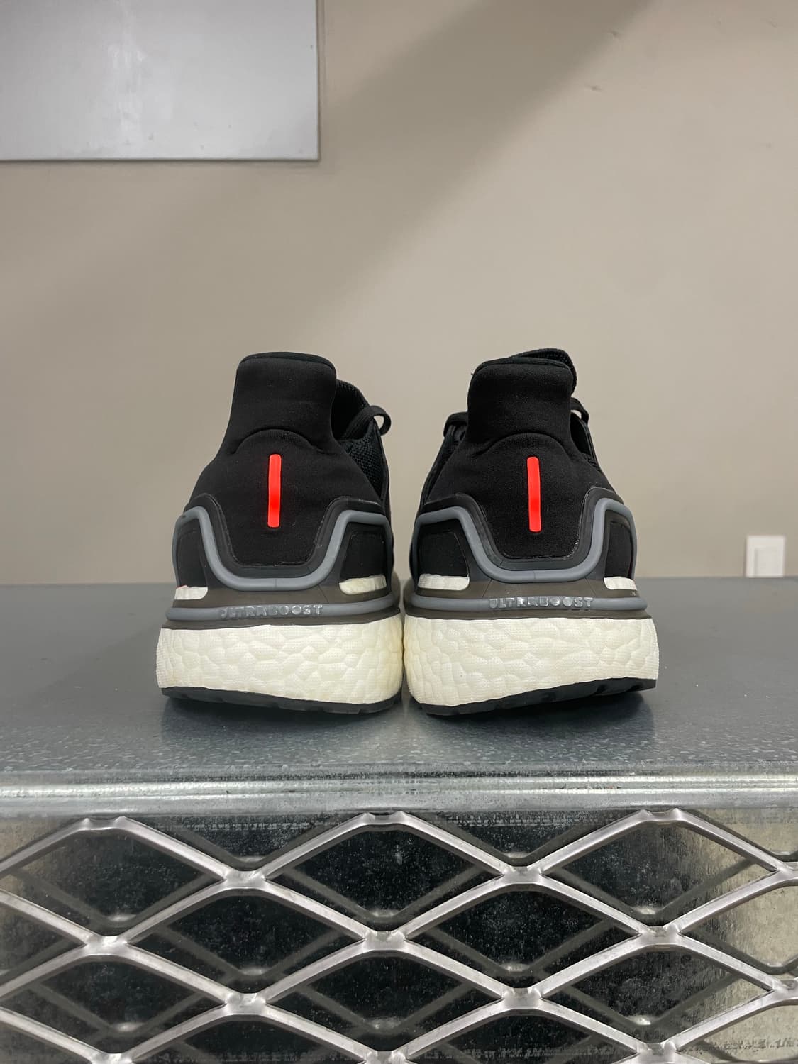 아디다스 x 나사 울트라부스트 290 상품이미지3