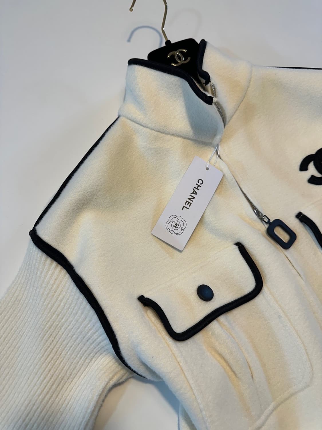 (새상품)샤넬집업 상품이미지4