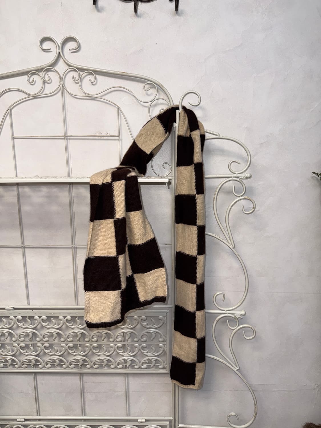 Ivory checkerboard cashmere muffler  상품이미지1