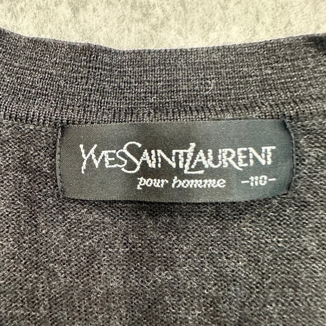 110 YSL 입생로랑 브이넥 니트 상품이미지4