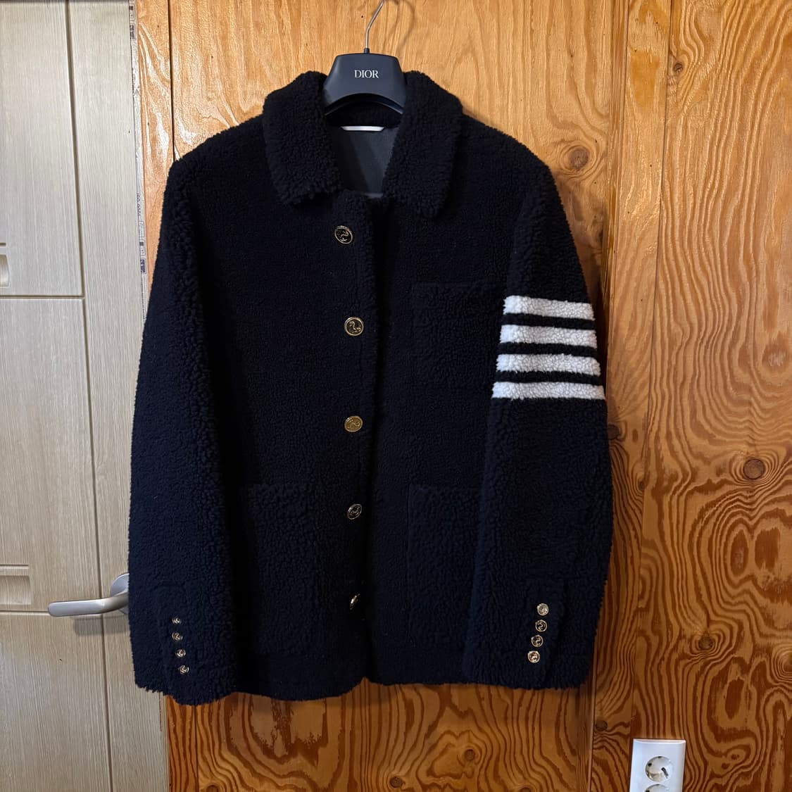 톰브라운 다이드 리버서블 시어링 무스탕 자켓  상품이미지3