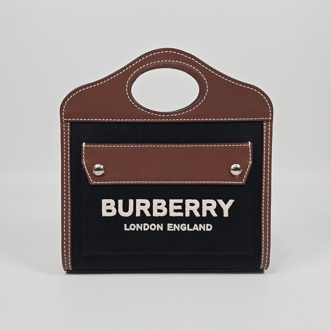 버버리 투톤 포켓 카이크로 토트 숄더백 상품이미지2