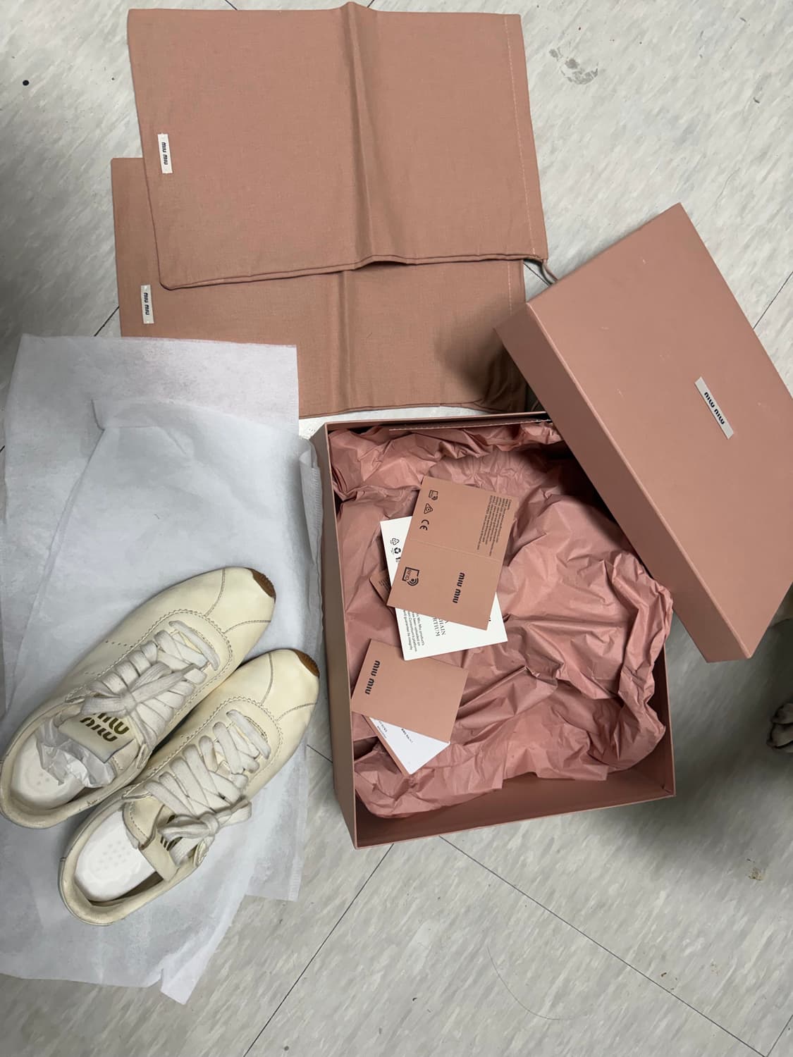 [정품] 미우미우 풀룸 아파 레더 스니커즈 230-235 상품이미지2