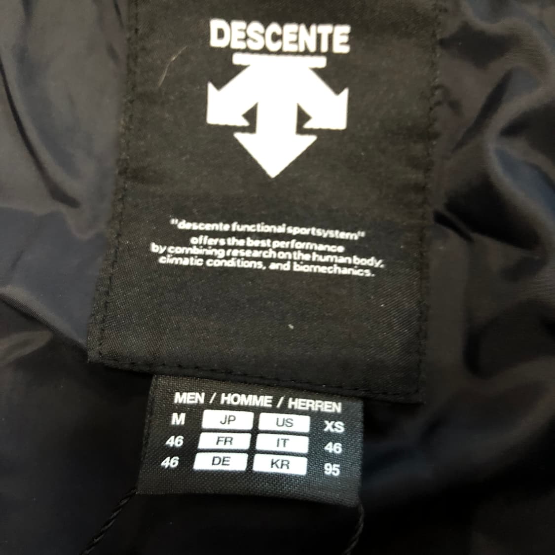 데상트 고프코어 자켓  상품이미지9