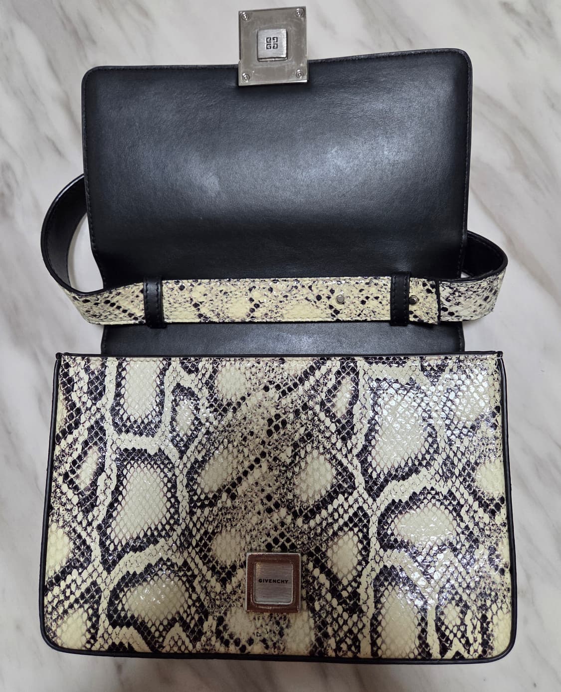 지방시 4G 파이톤 토트백 상품이미지5