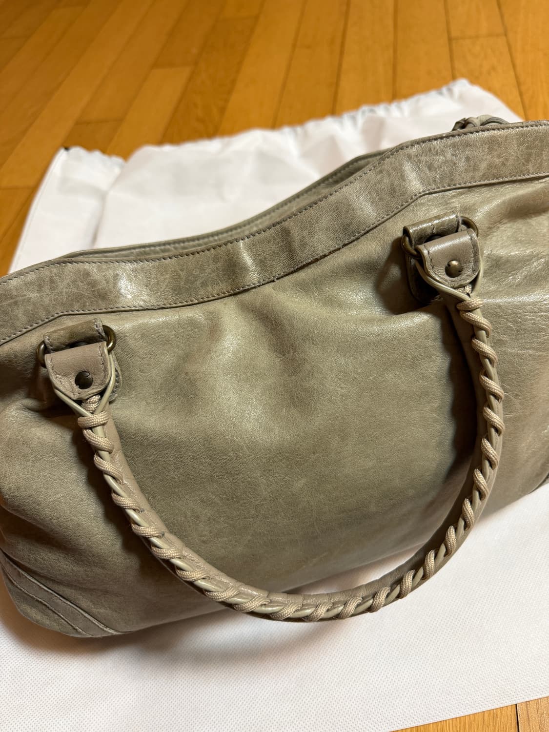 발렌시아가 시티 모터백 상품이미지8