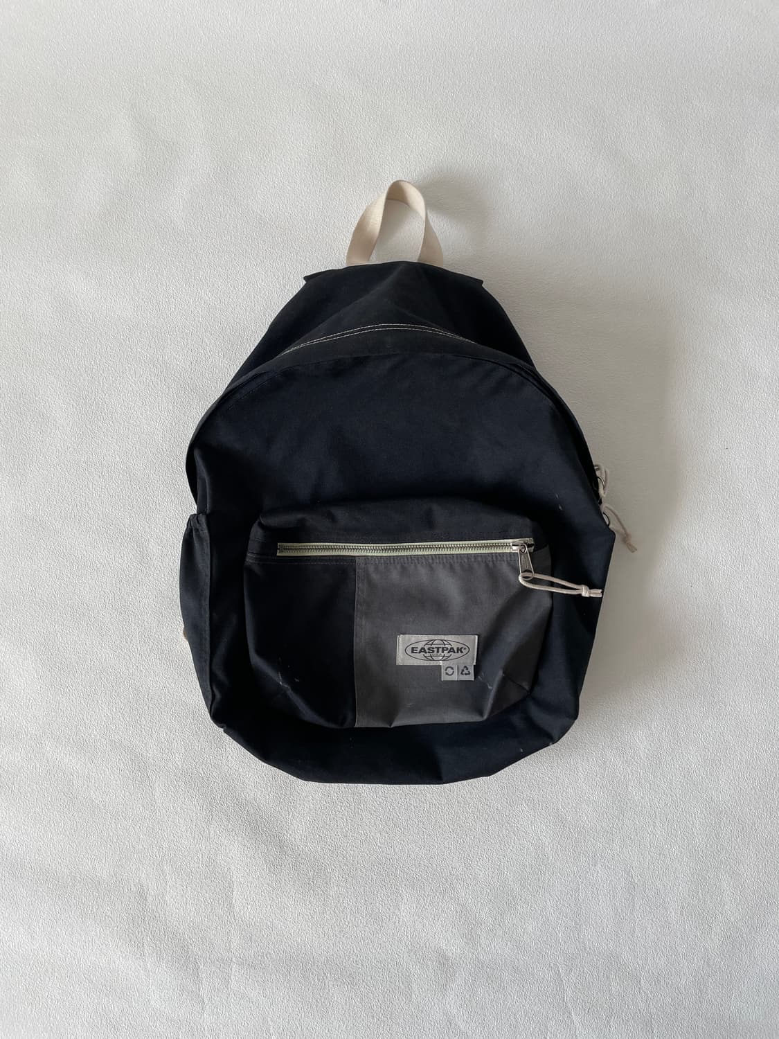 이스트팩(EASTPAK) 리싸이클 백팩 상품이미지1