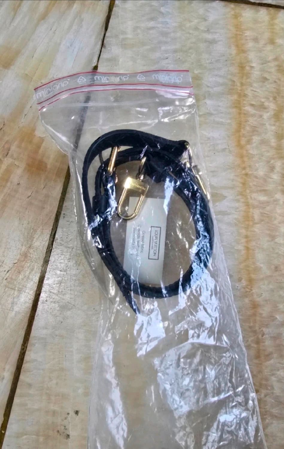 루이비통 가죽 스트랩 블랙 금장 새상품 상품이미지1