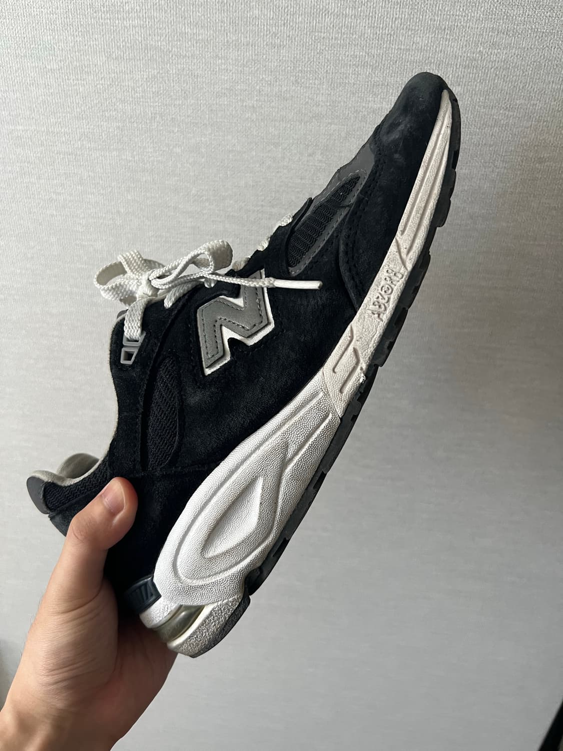 [260] 뉴발란스 990V2 블랙 그레이 상품이미지1