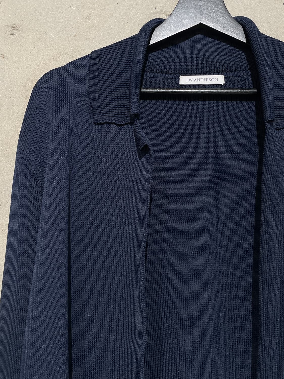 j.w.앤더슨 네이비 논 버튼 니트 가디건 상품이미지2