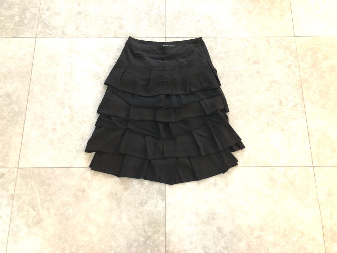 Hiroko Koshino 블랙 프릴 미디 스커트 상품이미지1