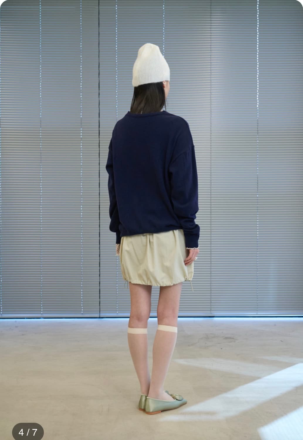 Wide V-neck Knit (Navy) 상품이미지3