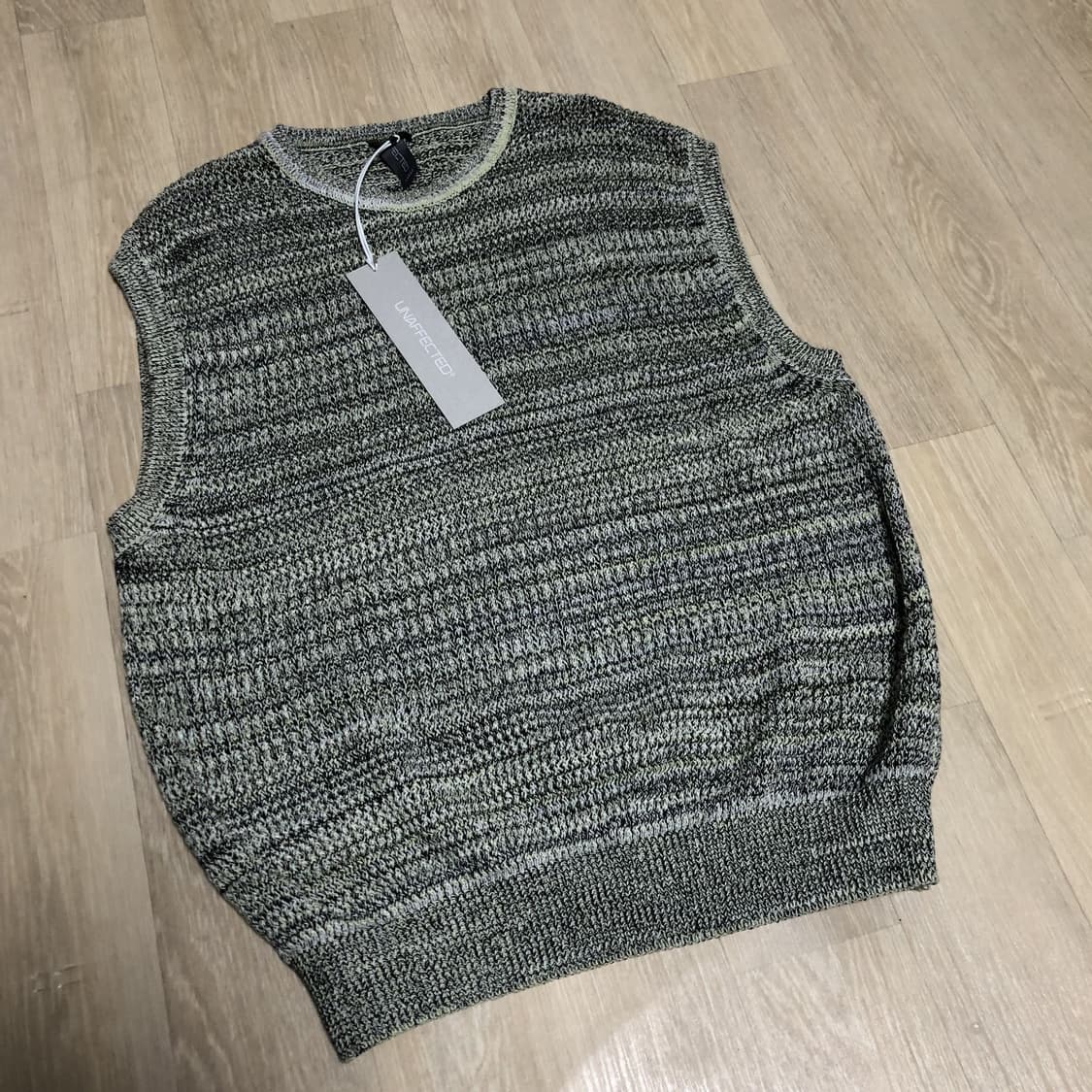 (L) 새상품 언어펙티드 UNAFFECTED 니트 베스트 라임 상품이미지2