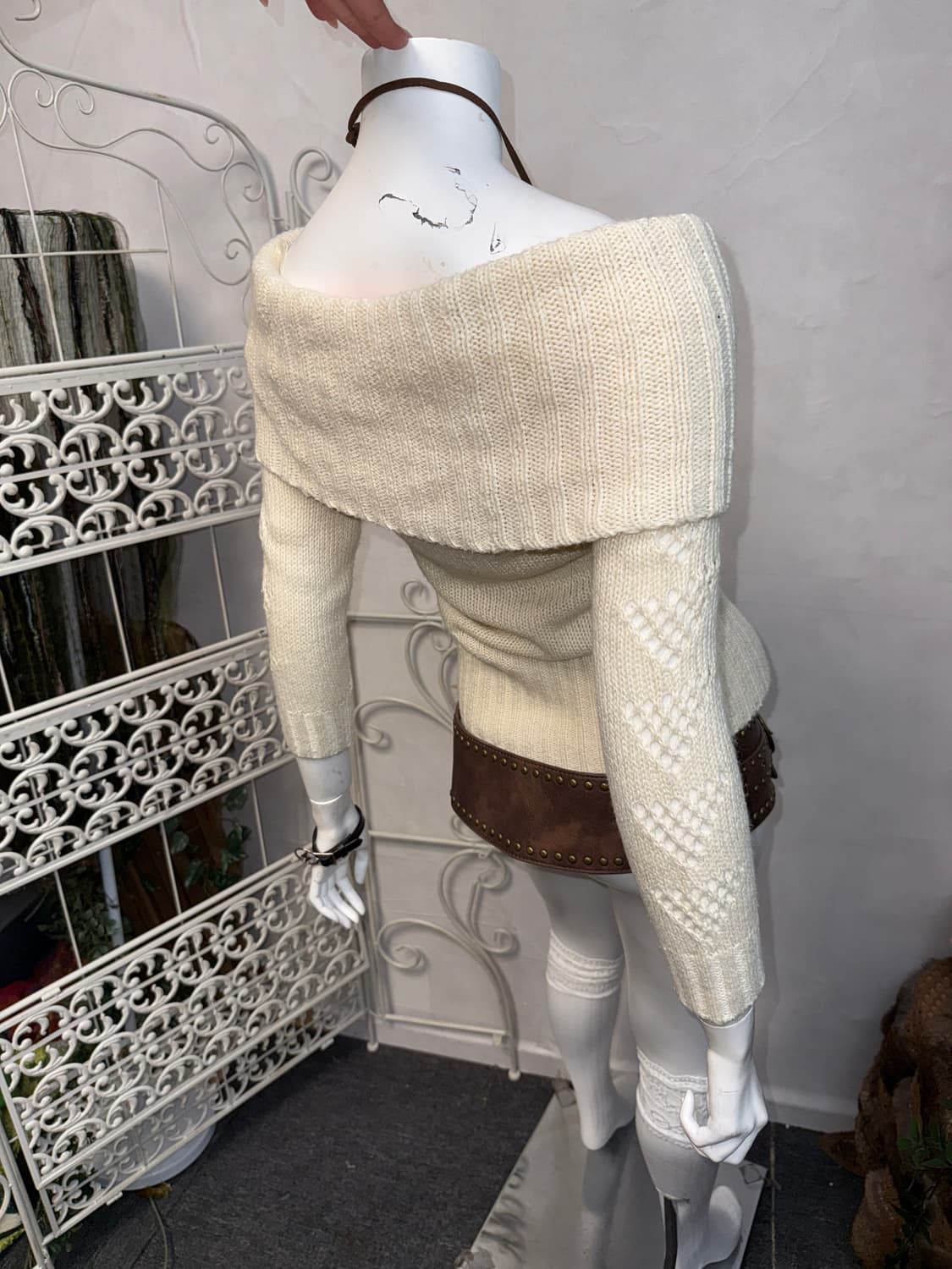 DKNY punching ball off shoulder knit 상품이미지3