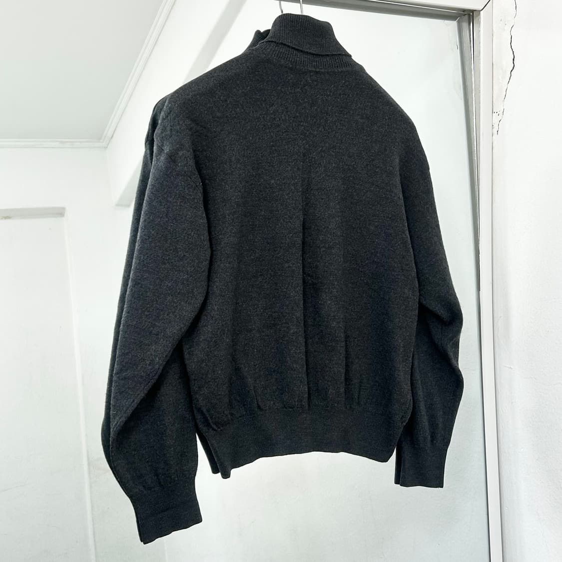 입생로랑 터틀넥 니트 상품이미지5