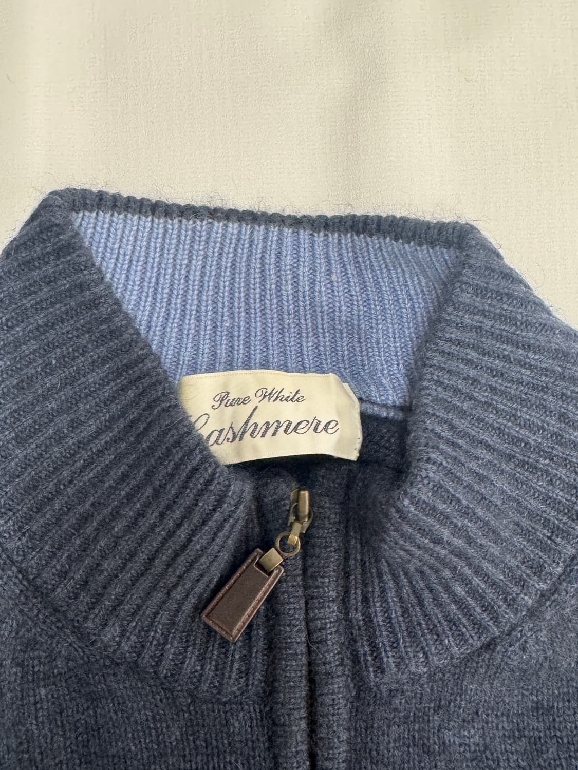 캐시미어100% Pure White Cashmere 네이비 반집업 니트 상품이미지4