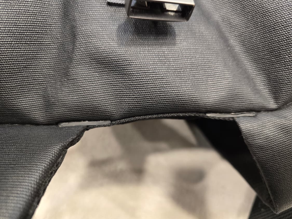 만다리나덕 블랙 롤탑 백팩 상품이미지10