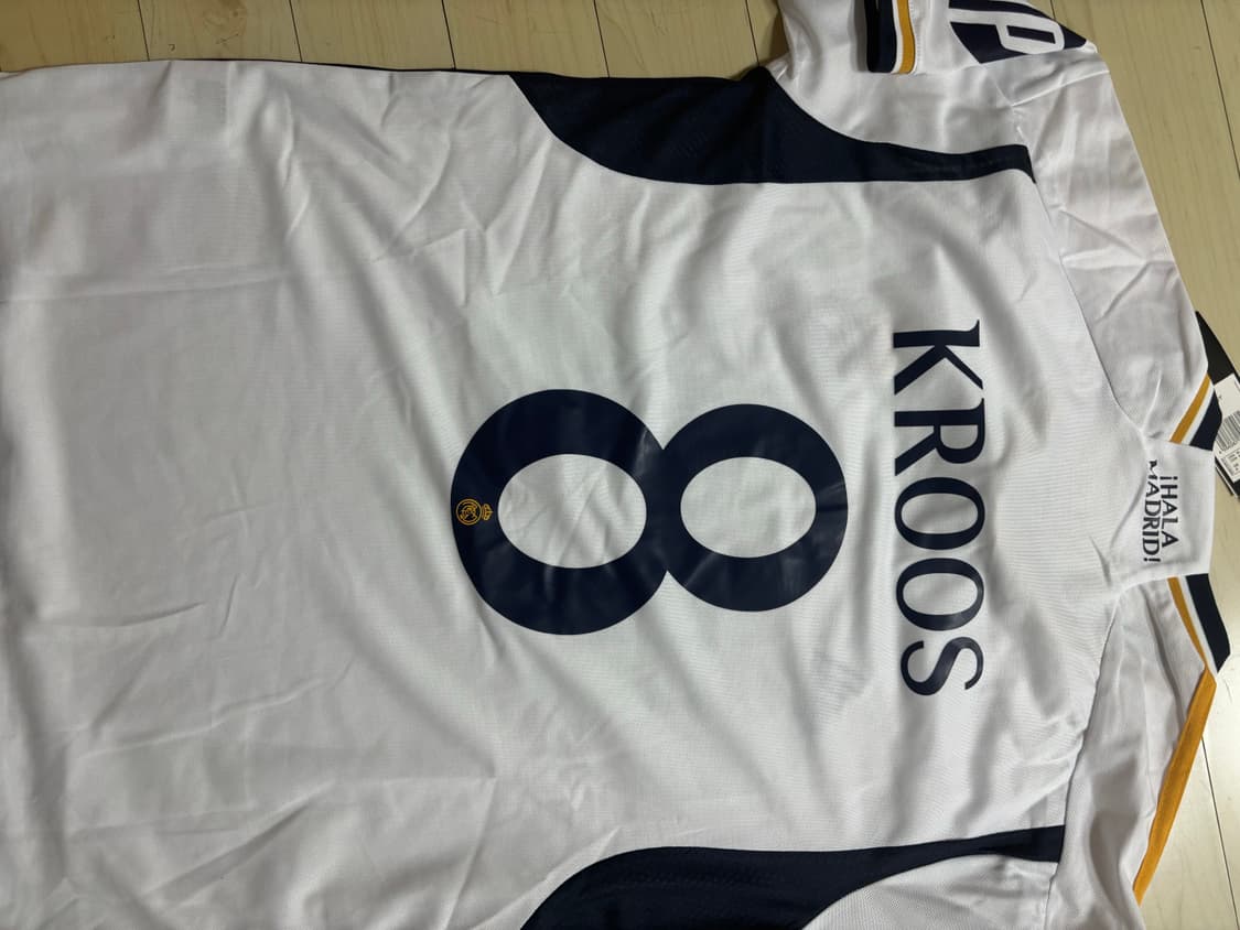 레알마드리드 2324 홈 유니폼 토니크로스 + 리버풀 2526 써드 마킹 상품이미지2