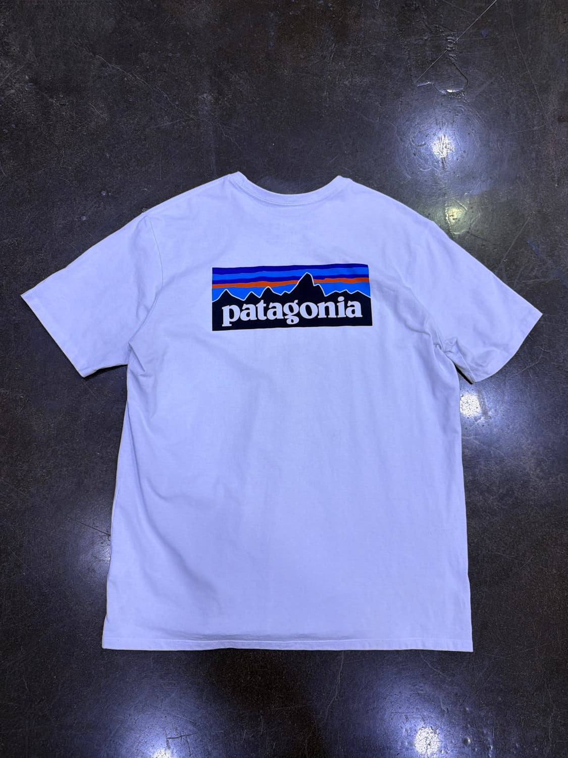파타고니아 로고 반팔티 화이트 L 상품이미지2