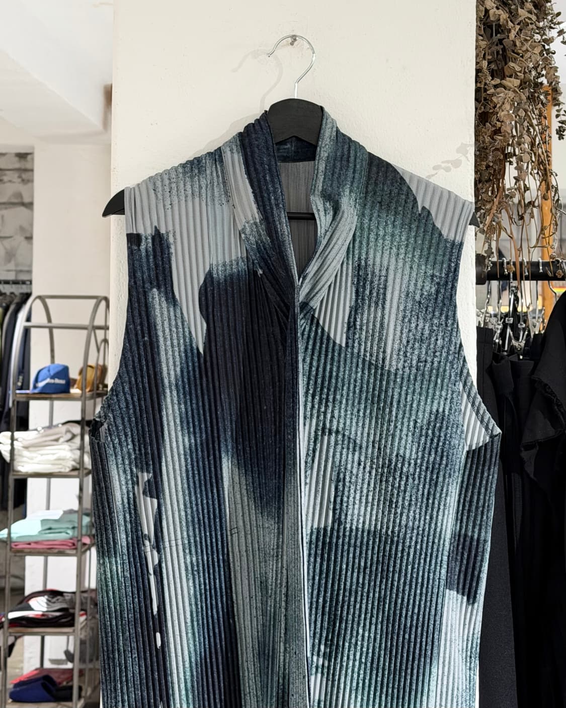 이세이 미야케 옴므 플리세 그린 윈드 워크 프린팅 롱 베스트 상품이미지3