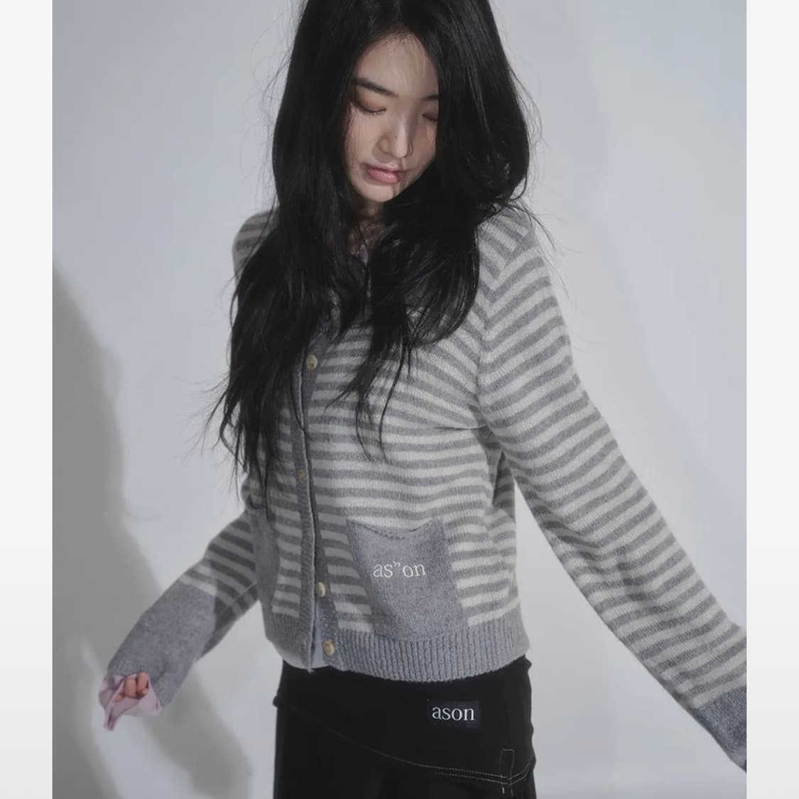 애즈온 NUT POCKET CARDIGAN / STRIPE GRAY 상품이미지1