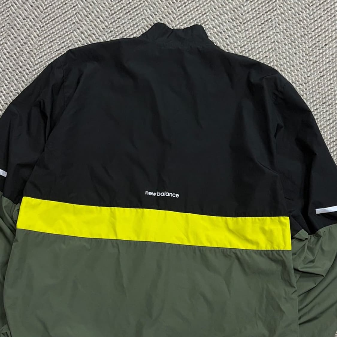 뉴발란스 배색 바람막이 v1803 상품이미지4