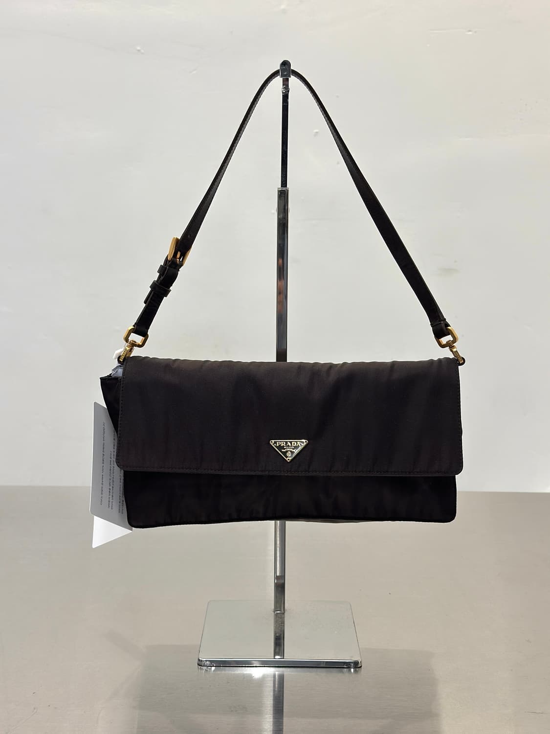 프라다 삼각로고 다크브라운 나일론 플랩 숄더백  상품이미지1
