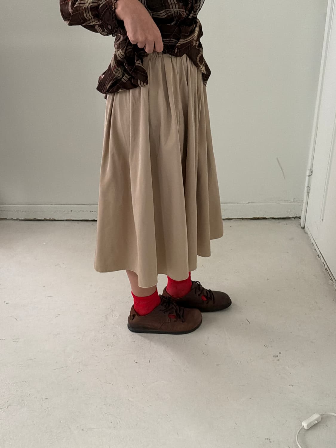 일본빈티지 주름 베이지 미디스커트 상품이미지2