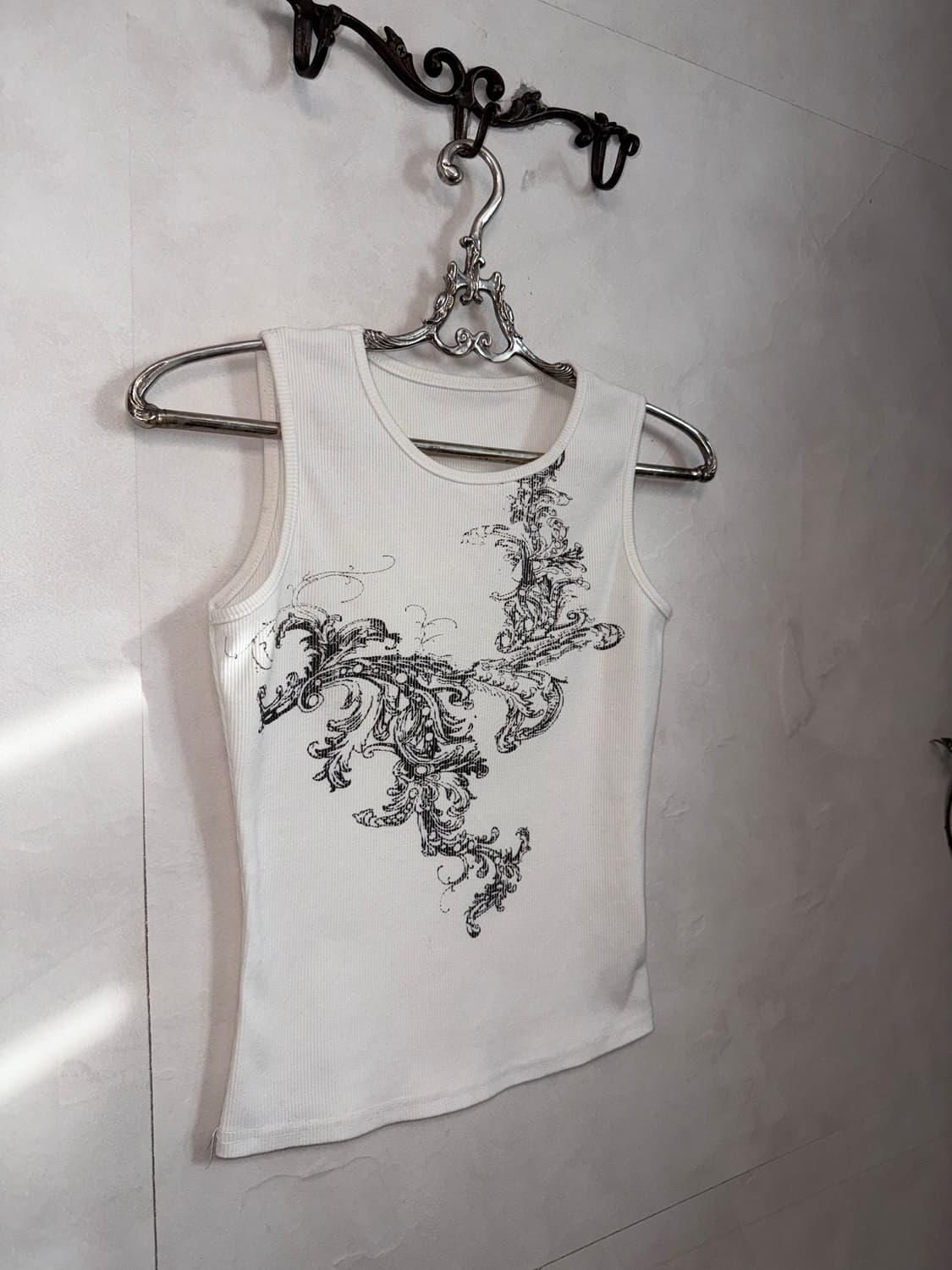 White oriental y2k printing sleeveless 상품이미지2