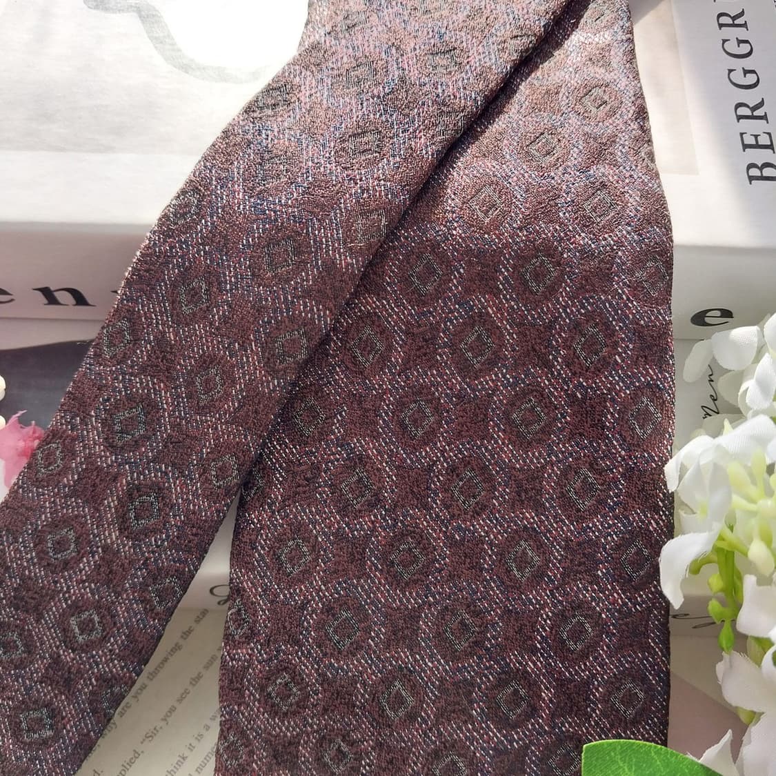 세루티 실크 자카드 지오메트릭 넥타이 9.8cm A+등급 K1520
 상품이미지4