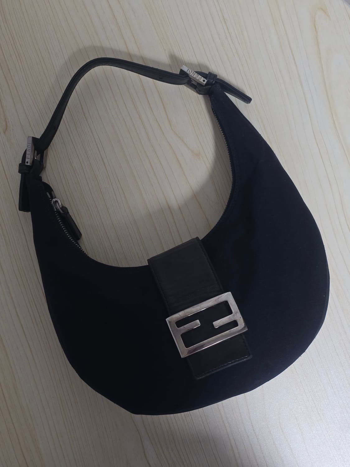 Fendi 펜디 네오프랜 호보백 블랙 상품이미지1