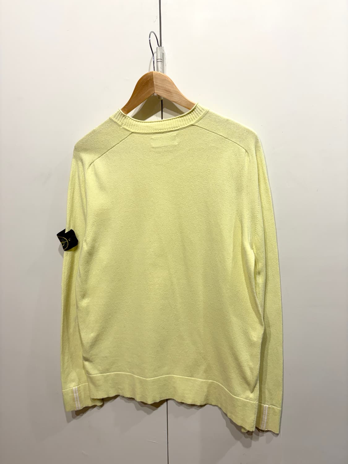 스톤아일랜드 와펜 패치 레몬 니트 상품이미지3