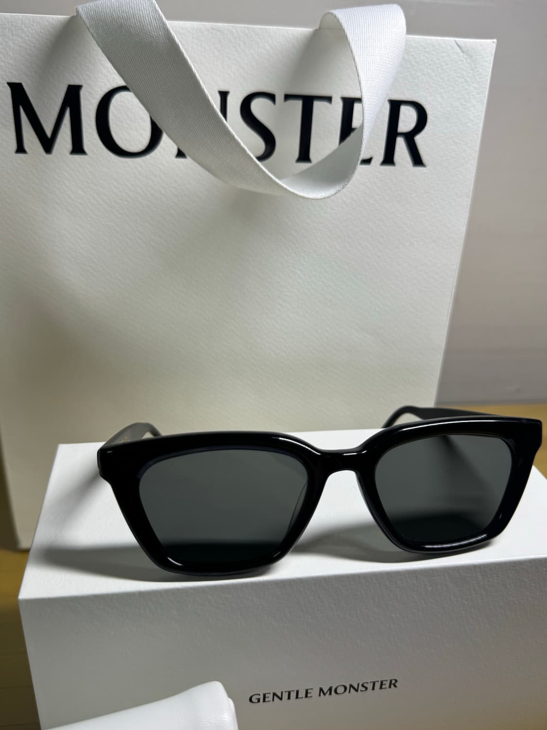 젠틀몬스터 HUE 휴이 (풀박스,새컨디션급) 상품이미지1