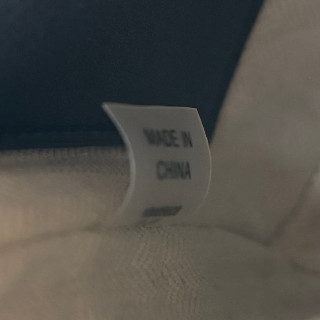 토리버치 밀러 메탈 로고 레더 폰 크로스바디 백 블랙 상품이미지6