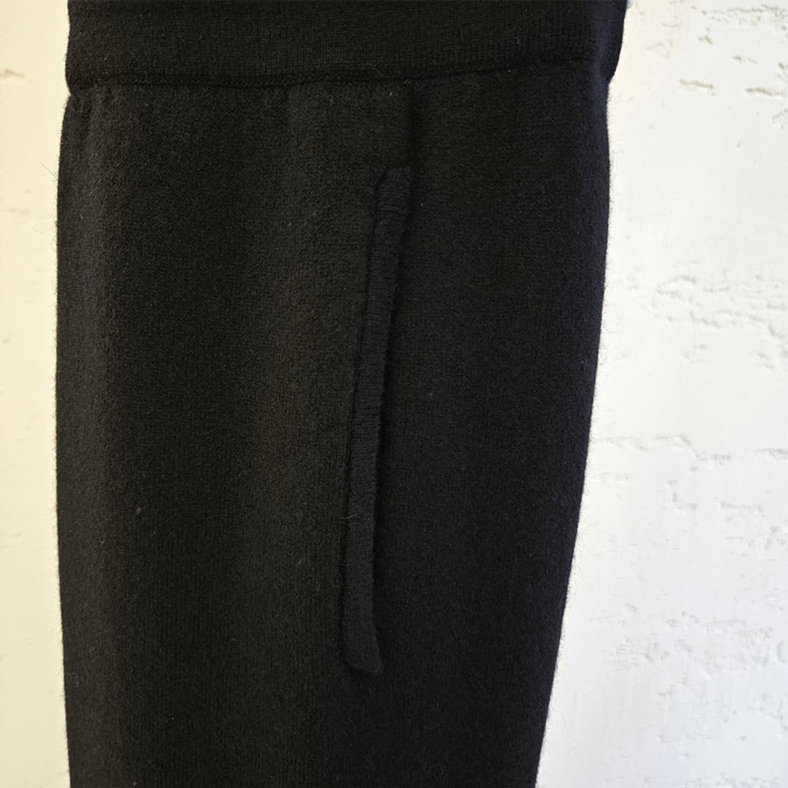 [L] 미사용 크롬하츠 캐시미어 플로랄 크로스 팬츠 블랙B1113C107 상품이미지4