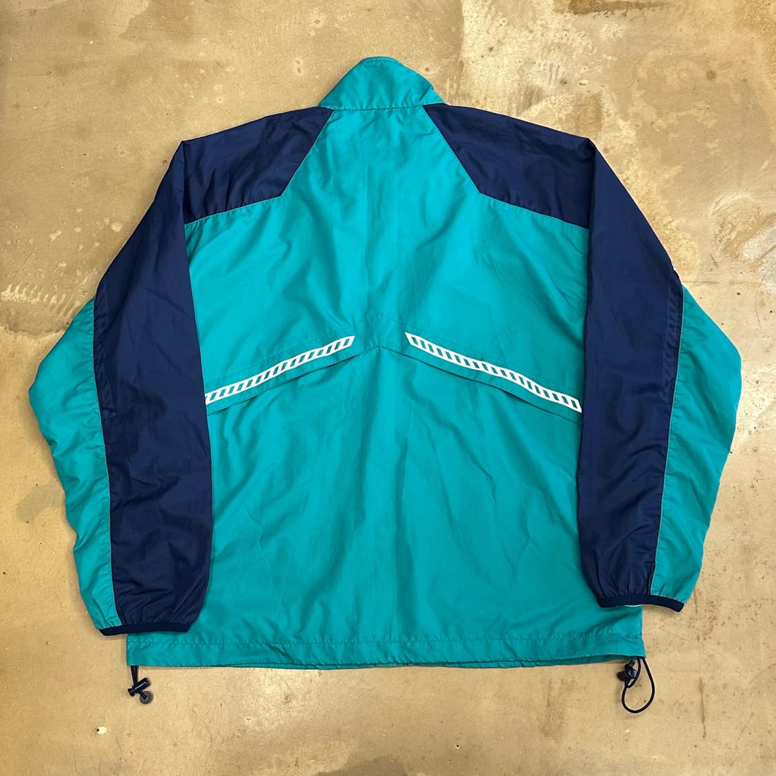 100 나이키 F.I.T. 테일윈드 바람막이 상품이미지3