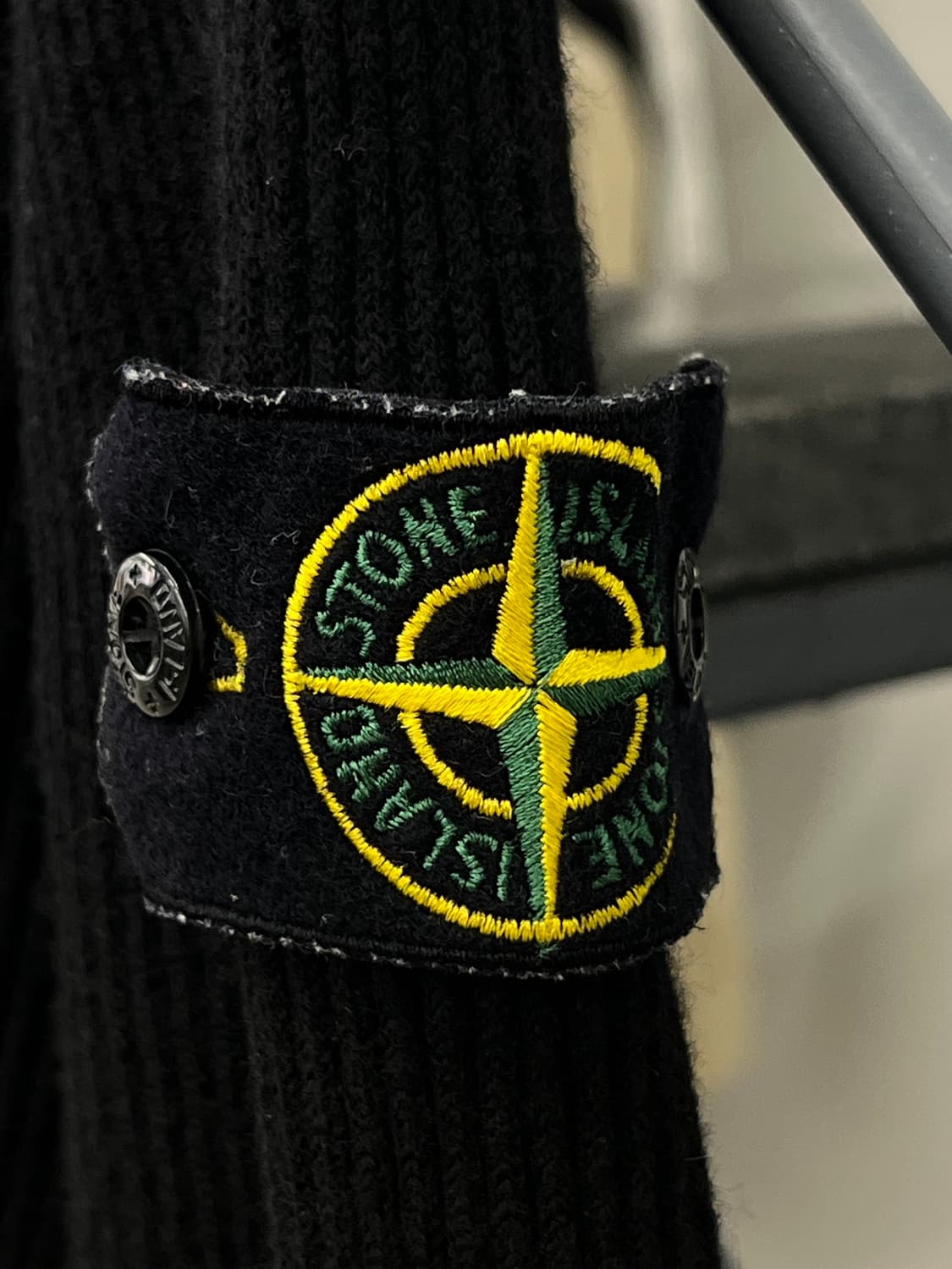 스톤아일랜드 와펜 블랙 골지 니트 상품이미지5