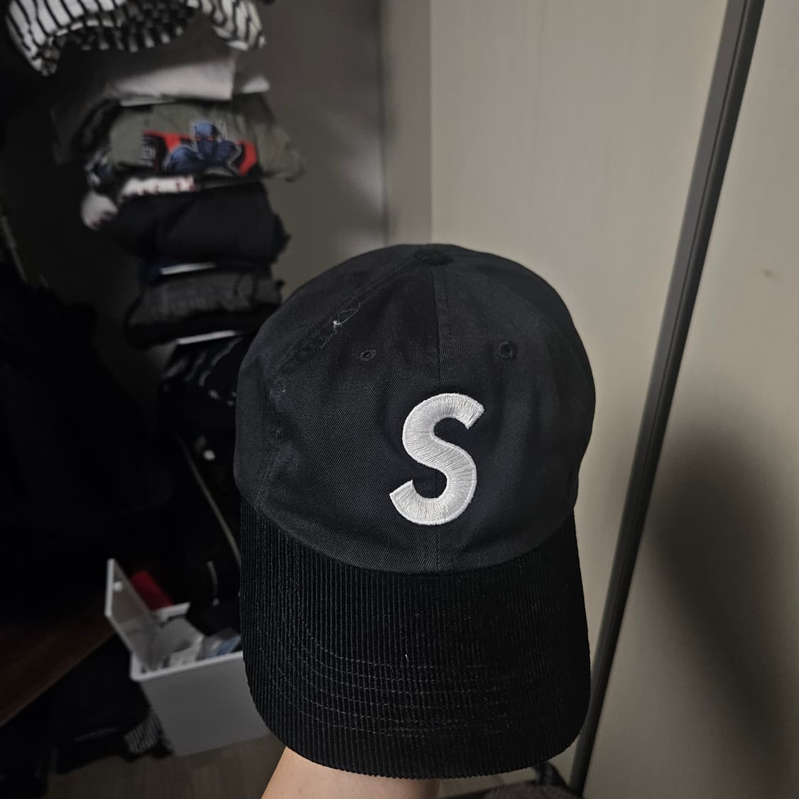 (최저가)슈프림 투톤 S 로고 6-패널 블랙 팝니다. 상태좋음 상품이미지1