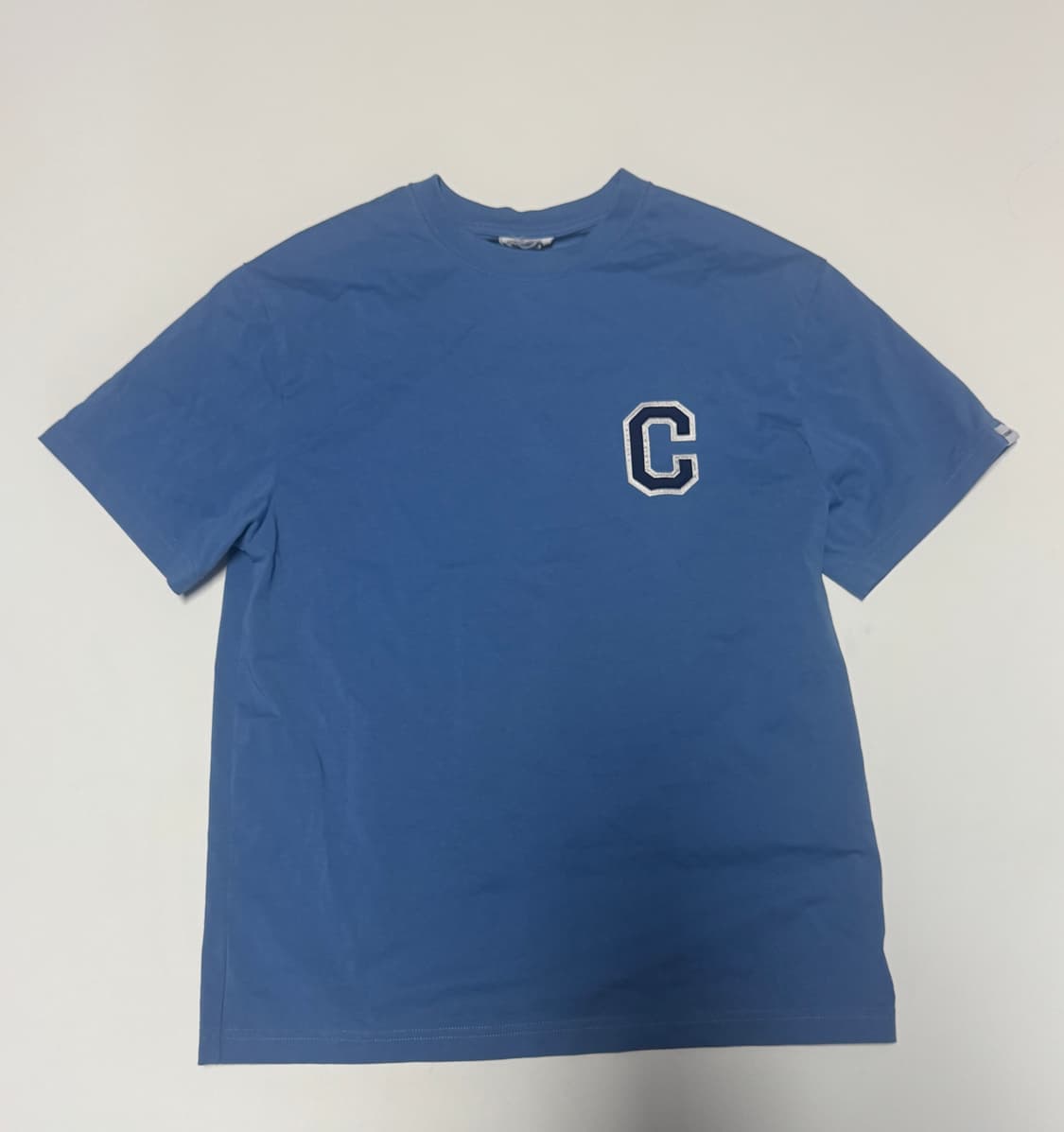 커버낫 24년도 샤인 C 로고 반팔 티셔츠 S ~ M 상품이미지1
