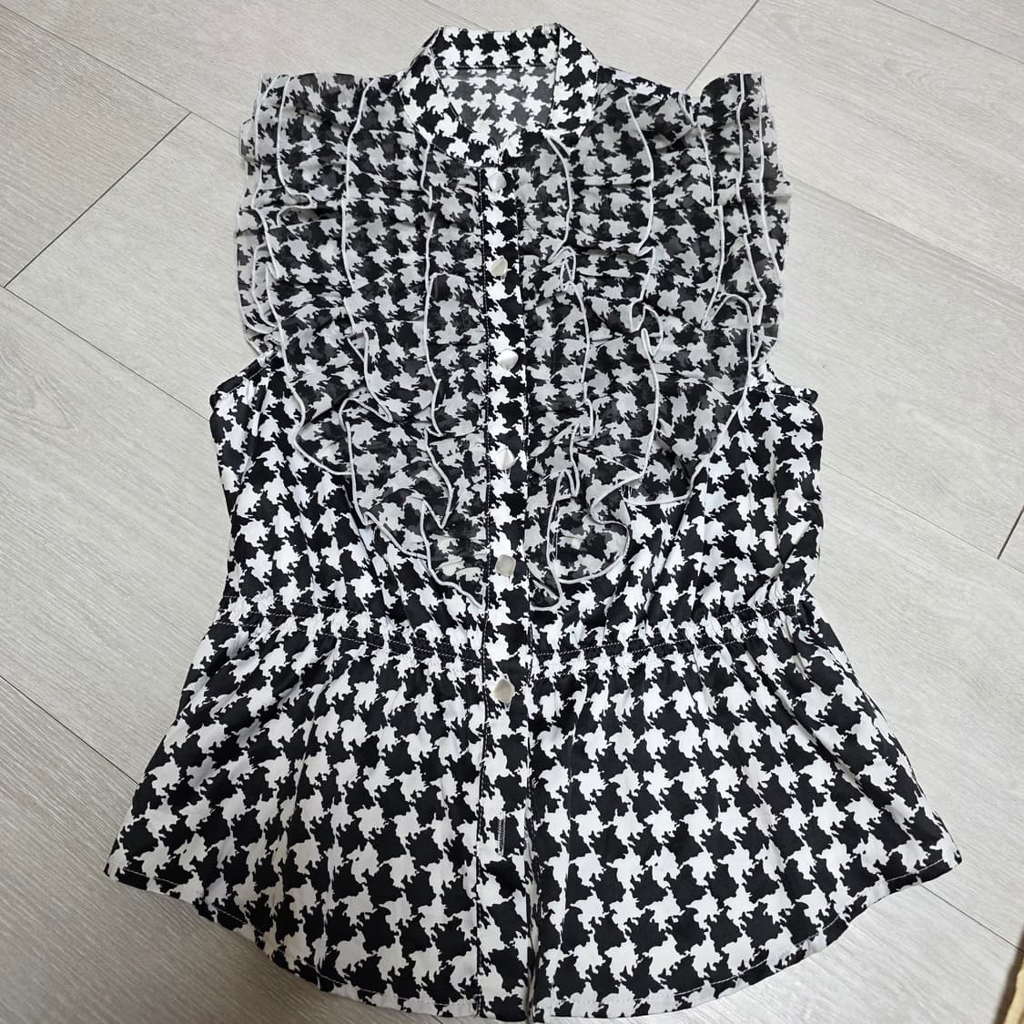 일본빈티지) y2k 갸루걸 갸루패션 프릴 민소매 셔츠 (착샷O) 상품이미지3