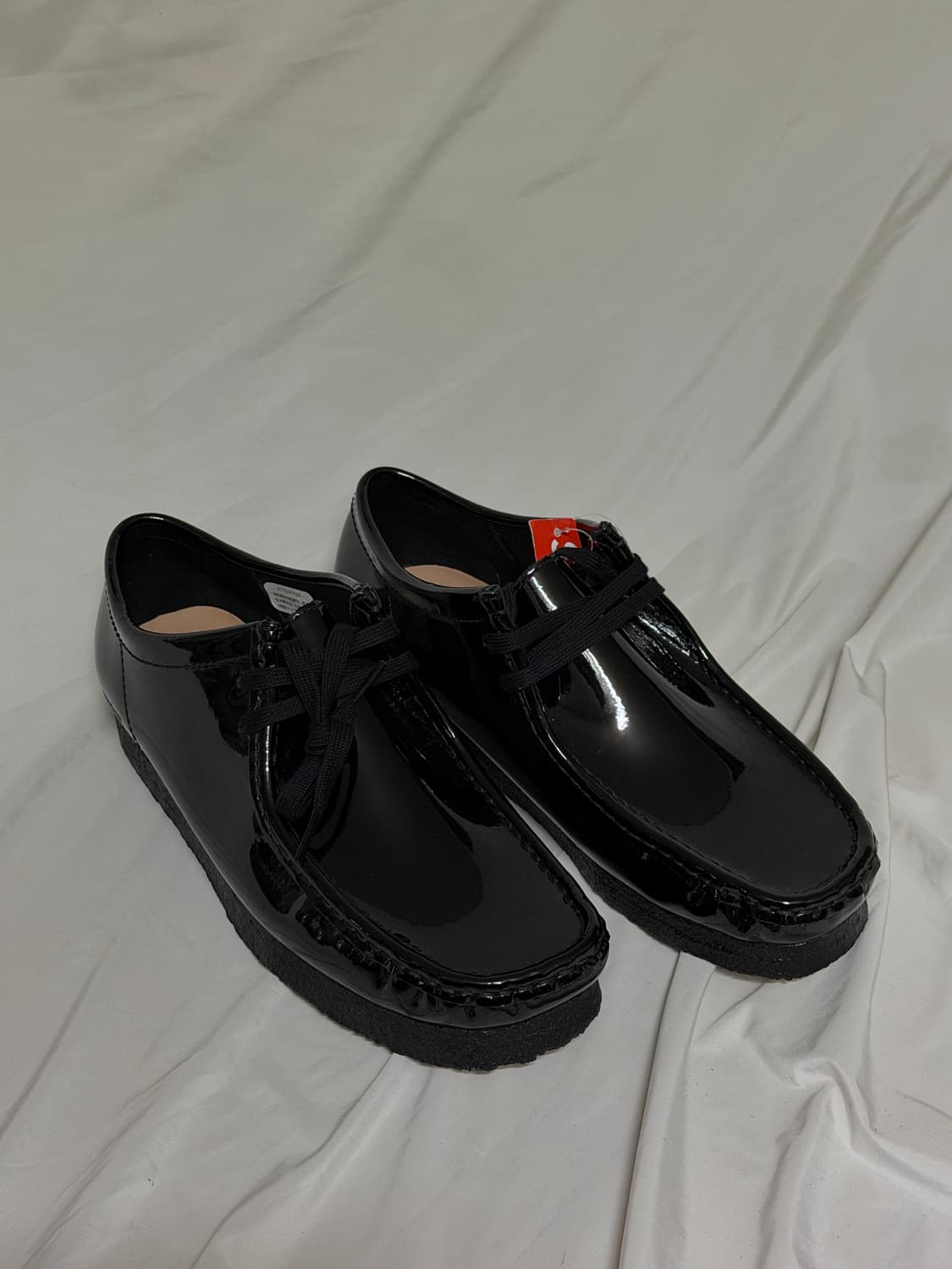 슈프림 클락스 왈라비 블랙 페이던트 로퍼 상품이미지1