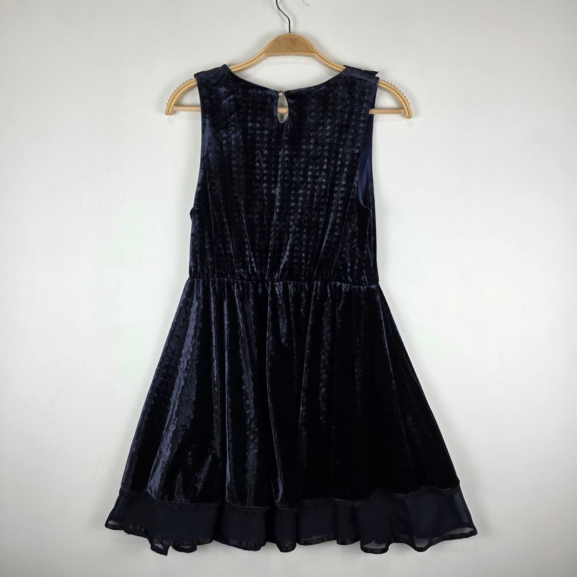 axes femme 아일렛 벨벳 러블리 원피스 상품이미지4