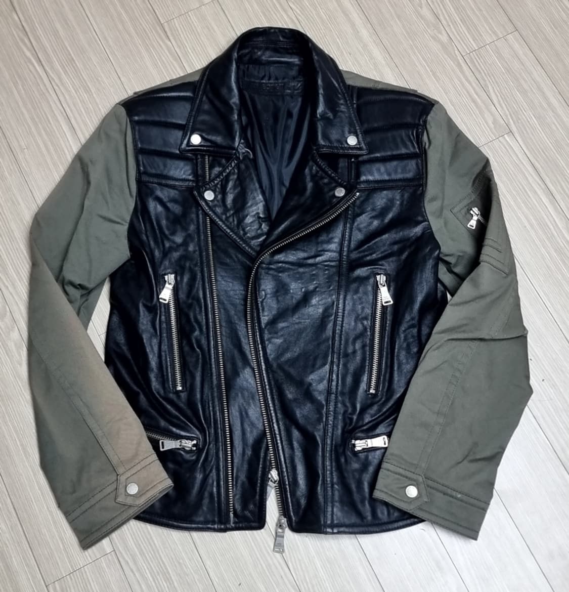 닐바렛 유아인 블랙 가죽 배색 라이더 자켓(M) 상품이미지2