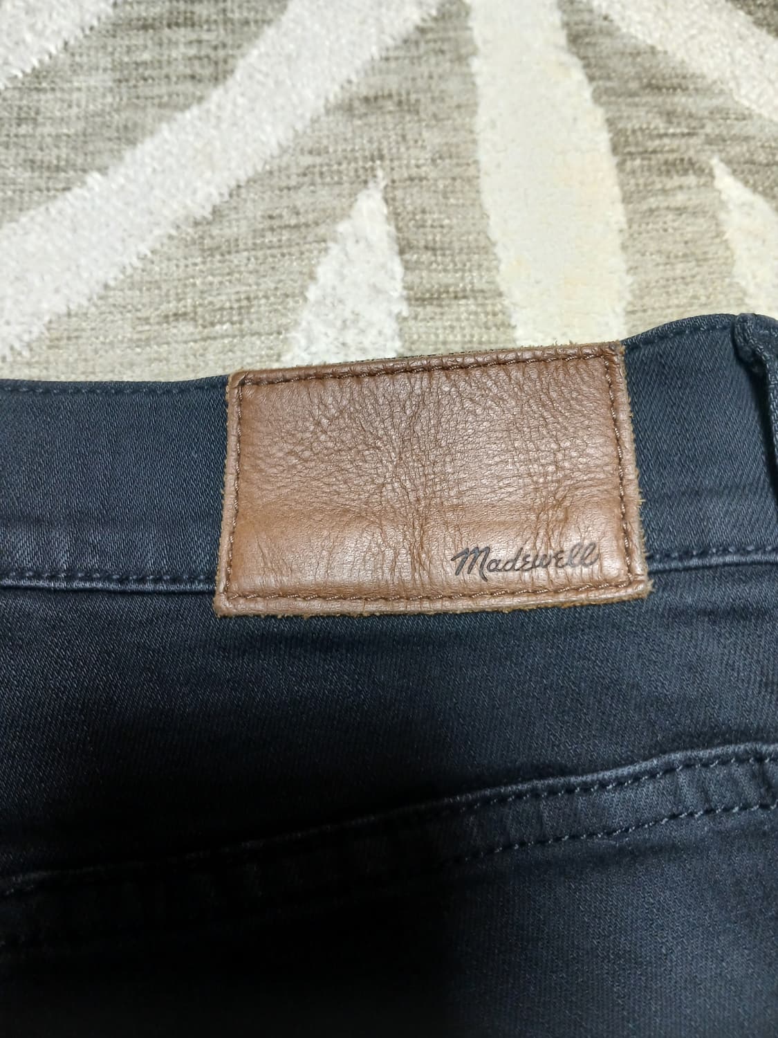 Madewell 블랙 컷팅 데님 팬츠  상품이미지5